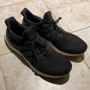 Black Adidas Ultraboost SZ 14